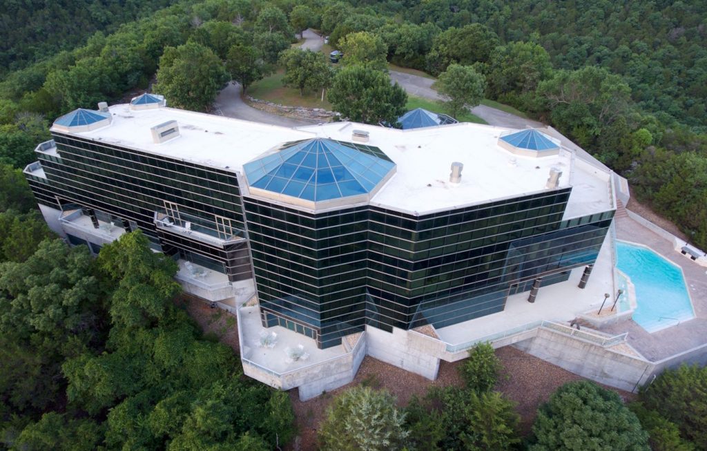 A Futuristic Glass Lair for Sale in Missouri - Evergreen Lake Estate 1