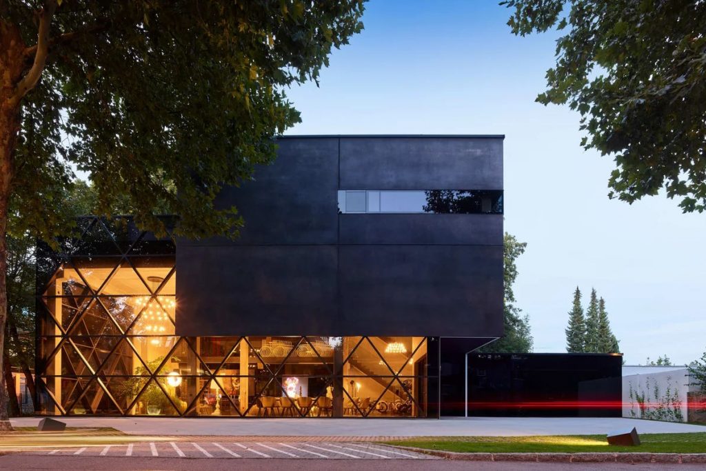 Extraordinary Modern Lair for sale near Munich 1