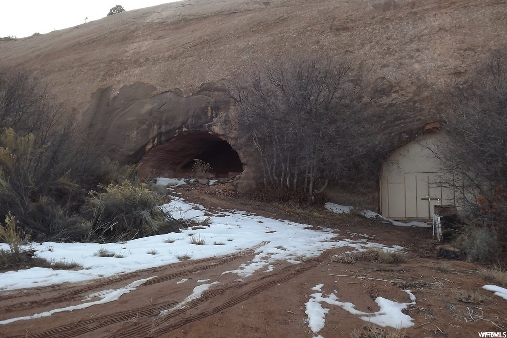 Ultimate Lair For Sale in Utah - 5 Man-Made Caves on 50 acres 5