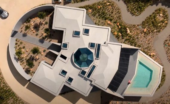 The Spaceship Lair - For Sale in Portugal 1